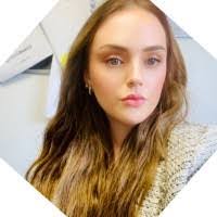 Nadia Barry's Instagram, Twitter & Facebook