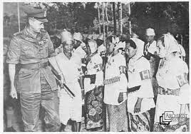 Contextual translation of security guard into malay. Malay Women S Home Guard During Malayan Emergency Malayan Emergency History Home Guard