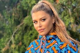 Loredana is an impressive live performer, fascinating vocalist and maverick musician. Foto Loredana Groza Aproape GoalÄƒ AÈ™a È™i A Surprins Fanii In Timp Ce Se Afla La Masaj È™tiri Un Site De Muzica