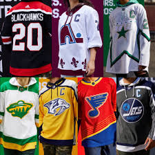 Rolland « rollie » melanson est un gardien de but originaire de moncton au nouveau brunswick. Le Nouveau Maillot Reverse Retro Du Canadien Et De L Avalanche La Presse