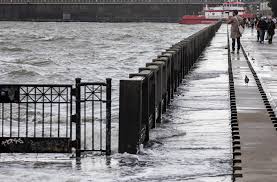 Vídeo em 4k e hd pronto para edição não linear imediata. San Francisco Sees Nearly 7 Foot King Tides Sunday More Coming Monday