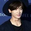 Yakışıklı oyuncu park hyung sik, ilk çıkışını 2010 yılında, idol grubu ze:a'nın bir üyesi olarak gerçekleştirmişti. 1