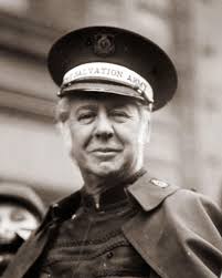 What is the name of the international evangelical organisation?