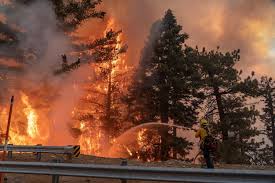 Os incêndios estavam praticamente controlados no final da semana passada, mas o vento e o calor favoreceram as chamas. Incendio De Los Angeles Destroi 29 Edificios E Permanece Ativo Noticias R7 Internacional