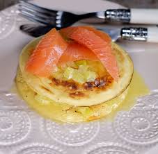 Pancakes Aux Poireaux Et Safran Saumon Fume Et Beurre Citronne Et Si C Etait Bon Saumon Fume Beurre Citronne Cuisine Et Boisson