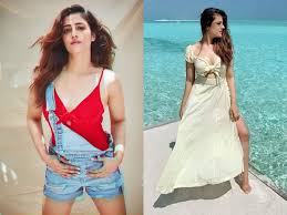Well, we now have it that this bollywood actress's sister might make her smashing debut opposite ssr in this film. Want A Sexy Summer Style Take A Cue From Kriti Sanon S Sister Nupur Sanon Times Of India