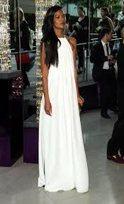 Fluide et vaporeuse, la robe longue est une pièce indispensable dans un dressing. Robe Blanche Maxi Longue Fluide Sans Bretelle La Robe Longue