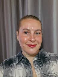 Winnie Bliss's Instagram, Twitter & Facebook