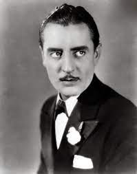1920s Hairstyles For Men Parted Slicked 1920s Mens Hair 1920s Mens Fashion 1920s Men