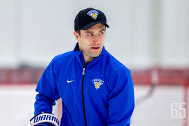 Drafted in the first round, ninth overall, at the 2001 nhl entry draft by the chicago blackhawks, the team he spent the first four seasons of his nhl career with, ruutu has also played in the nhl for. Tuomo Ruutu Sai Nhl Valmentajapestin Panthersin Apuvalmentajana Nhl 29 06 2021 Uutiset Jatkoaika Com Kaikki Jaakiekosta