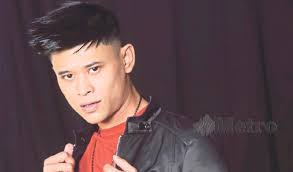 Andi bernadee satu peluang i sambil nyanyi tahan gelak dgn perangai nabil | persembahan live meletop mp3 duration 3:25 size 7.82 mb / meletop 3. Sudah Temui Identiti Andi Bernadee
