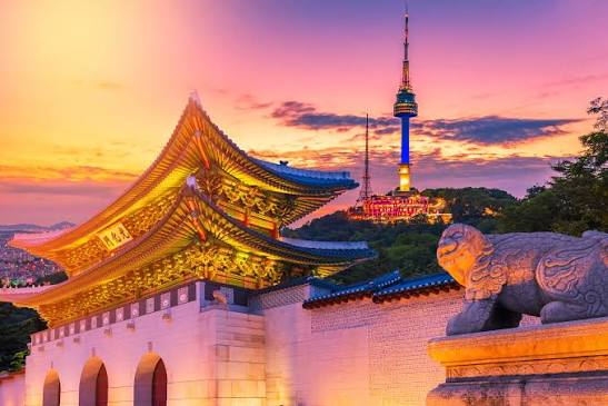 Seoul, South Korea skyline at dusk