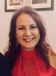 Julie Pickle's Instagram, Twitter & Facebook