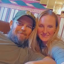 Who makes cakes In town?