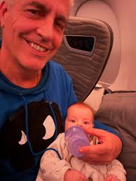 Las esperas de grabacion de #PorElMundo con @mirko_ok y @milenka_ok Muy  pronto arrancamos con la numero 1, Susana Gimenez, madrina de nuestros  viajes, y luego muchos conductores debutantes, como Momi Giardina, Charlotte