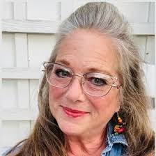 Leslie Poore's Instagram, Twitter & Facebook