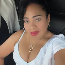 Hello, I'm Wanda and something to know about me is I love Puerto Rico 🇵🇷