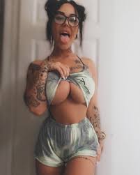 Angiexogie - Free nude pics, galleries & more at Babepedia