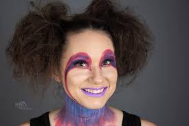 Meet CDG Member and Assistant Costume Designer Shannon Campbell!  #CDGinFocus _ •FIRST JOBS IN THE FILM INDUSTRY? Commercials and Music  Videos •FIRST JOB EVER? Model •LAST JOB? American Horror Story Season 10 •