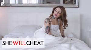 She Will Cheat - Vanessa Vega ne voit jamais son mari alors elle baise son  entraîneur personnel à la place