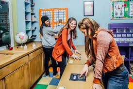 If you like to use your brain and active relaxation, escape games are the right choice for you. The Rush Escape Game