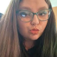 Donna Borrelli's Instagram, Twitter & Facebook