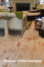 Kreidefarbener Holzfussboden Mit Sand Bestreut Mit Hanfol Verfeinert Holz Bauen Painted Wood Floors Wood Floor Design Diy Wood Floors