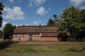 Bei immobilienscout24 finden sie passende angebote für häuser zur miete in aurich (kreis). Ferienhaus Fur Familienfeier Bis 20 Personen Haus In Grossefehn Deutschland Wollten Sie Schon Immer In Haus Mieten Altes Bauernhaus Architektur Haus Design