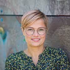 Sonja Grosch's Instagram, Facebook & TikTok