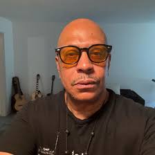 Anyone have a good Steve Rothery (Marillion) patch, please ? 🙏