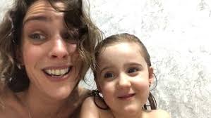 Dani la chepi se peleó con sol perez y hubo repercusiones en el certamen. Dani La Chepi La Mama Mas Famosa De Youtube