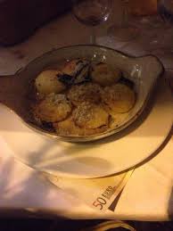 Para tomarlo en cuenta como una sululenta opción de entrada para el almuerzo o la cena, están los sabrosos ñoquis a la romana, cuyo sabor será inolvidable y querrán volverlo a disfrutar. Noquis A La Romana Los 29 De Cada Mes Comer Con Un Billete Abajo Del Plato Picture Of Da Gildo Rome Tripadvisor