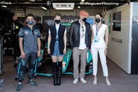 Selon le parisien, iris mittenaere aura un rôle très important dans l'élection puisqu'elle sera chargée de présider le jury. Iris Mittenaere And Lea Seydoux Celebrities Attend The Monaco E Prix 2021 13 Gotceleb