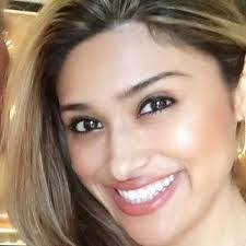 Dana Moir's Instagram, Twitter & Facebook