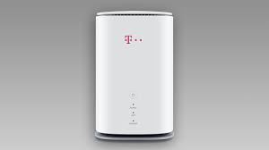 Telekom se lauda cu faptul ca in noiembrie 2017 a lansat prima oferta de internet nelimitat 4g la abonament, iar acum aduce oferta pe cartela. Speedbox Telekom Erneuert Mobilen Lte Router Im Tower Design Computerbase