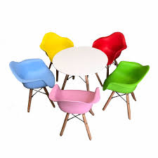 It is available in multiple finishes. Eames Design Kids Round Table And Chair 1 Table 2 Chairs Furniture Tables Chairs On Carousell
