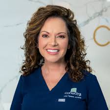 Lisa Speer's Instagram, Twitter & Facebook