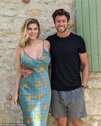 Usa discus thrower valarie allman topped the heats in the women's discus throw at the 2021 tokyo olympics. Ashley James Cosies Up To Her Handsome Boyfriend In Stunning Snap Readsector