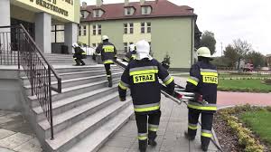 Nasza szkoła włączyła się w tym roku w akcje żonkile 2021 organizowaną przez muzeum żydów polskich polin. Probna Ewakuacja Szkoly Skrzyszow 10 10 2012 Youtube