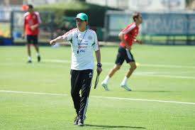 Salvador reyes former footballer from mexico attack* sep 20, 1936 in guadalajara, mexico. Chava Reyes Jr Dt Del Atletico San Luis El Heraldo De San Luis Potosi