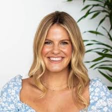 Shannon Boyles's Instagram, Twitter & Facebook