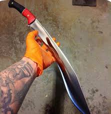 Kamu bisa memilih jenisnya sesuai dengan kebutuhanmu ya. Jual Peralatan Survival Kukri Pisau Unik Keren Di Lapak Riungrimba Bukalapak