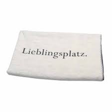 Sie befinden sich mitten im herzen europas und produzieren am standort altach, im westen österreichs, eine vielzahl von produkten nach höchsten ökologischen und sozialen standards. David Fussenegger Kuscheldecke Bi Color