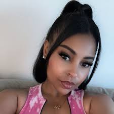 ErikaLakay (@erikalakay)