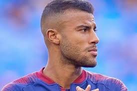 Rafinha alcantara, an fc barcelona team football player, wants to publicly show one of the most difficult stages of his professional career: Rafinha Alcantara E Condenado A Pagar Multa Para A Adidas