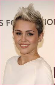Fein Leichte Wellen Kurze Haare Kurze Blonde Frisuren Haarschnitt Kurz Styling Tipps Kurze Haare