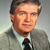 Janet Selleck's Instagram, Twitter & Facebook