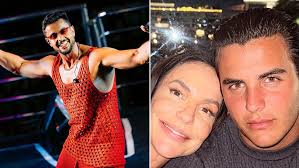 Andreas Kisser, do Sepultura, prestigia a 'comadre' Sandy em 1ª aparição  com a nova namorada