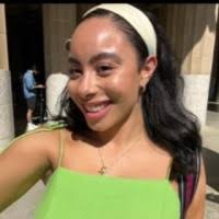 Arianna Saunders's Instagram, Twitter & Facebook