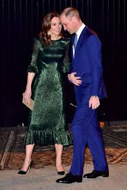Kate middleton's humiliation after prince william's partying ended relationship. Kate Middleton Shows Some Pda With Prince William As She Dazzles In Ireland